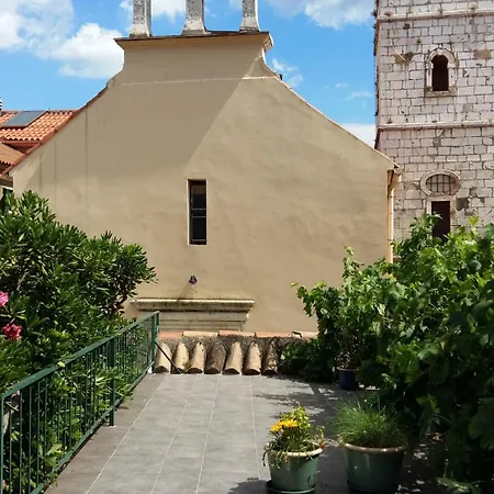 Agneza דירה סבטי פיליפ אי ג'קוב